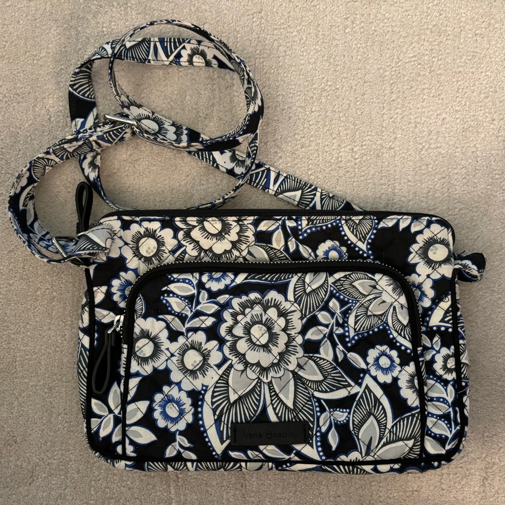 Vera Bradley Iconic RFID Little Hipster Snow Lotus